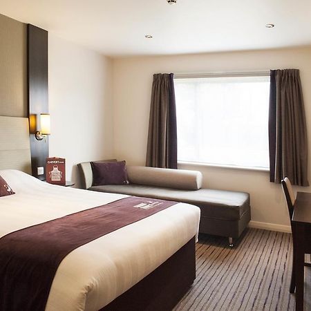 Premier Inn London Брентфорд Экстерьер фото