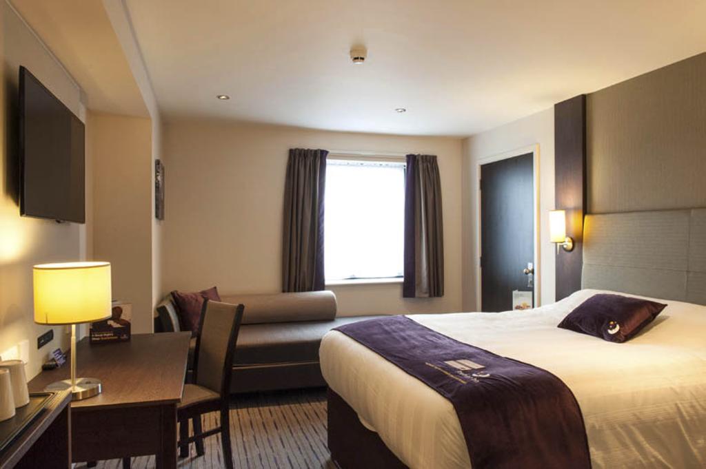 Premier Inn London Брентфорд Номер фото