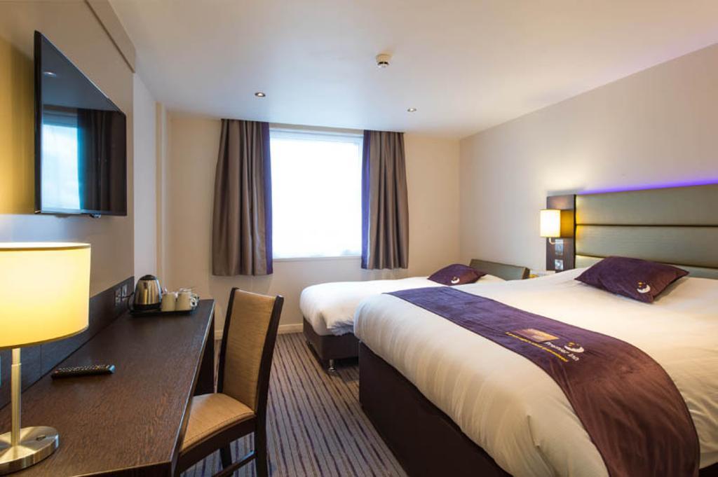 Premier Inn London Брентфорд Номер фото