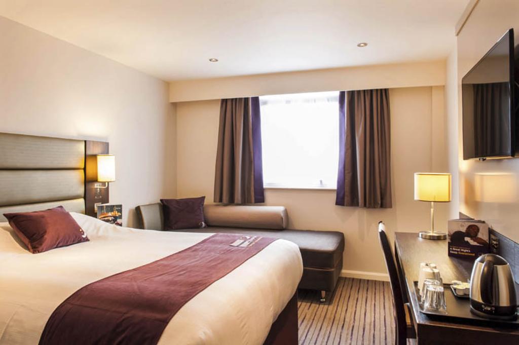 Premier Inn London Брентфорд Экстерьер фото