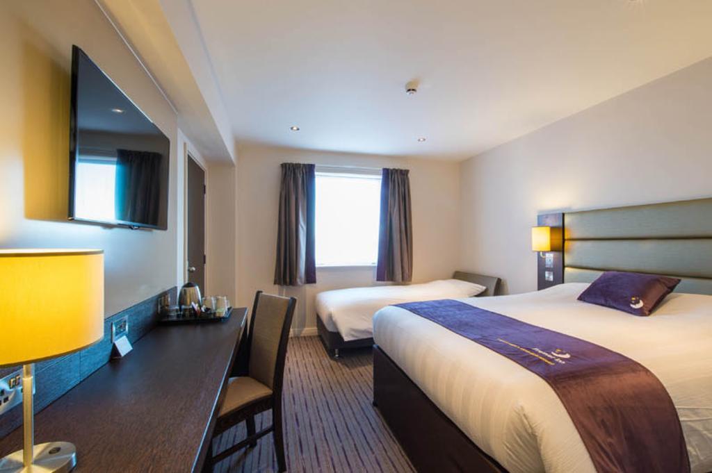 Premier Inn London Брентфорд Номер фото