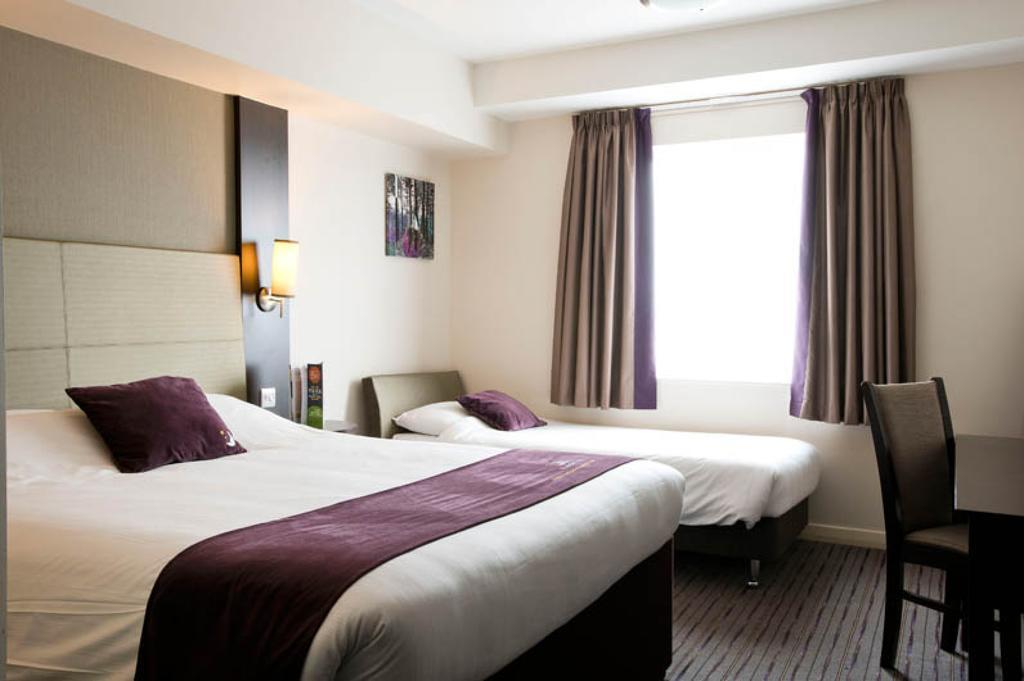 Premier Inn London Брентфорд Номер фото