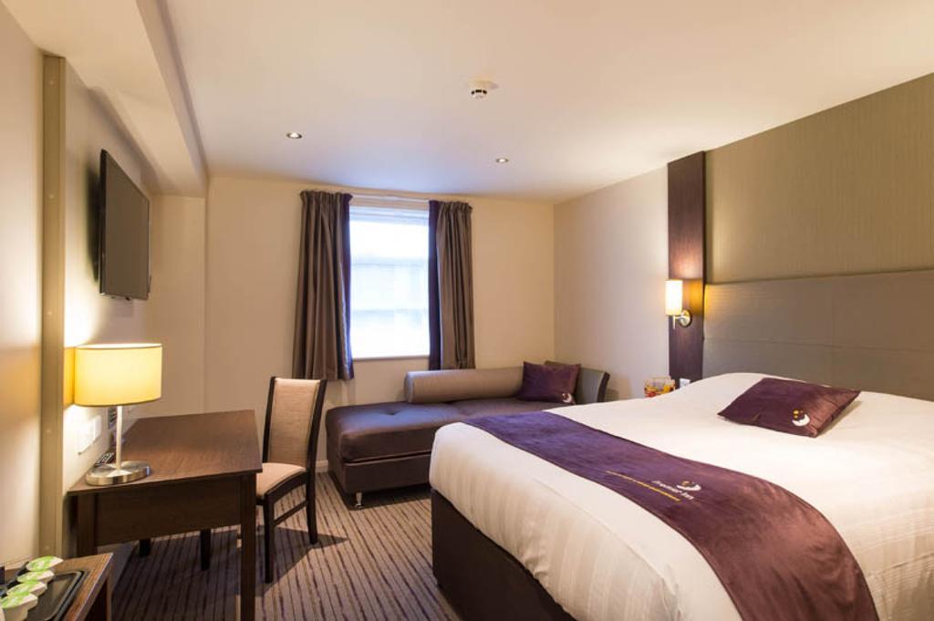 Premier Inn London Брентфорд Номер фото