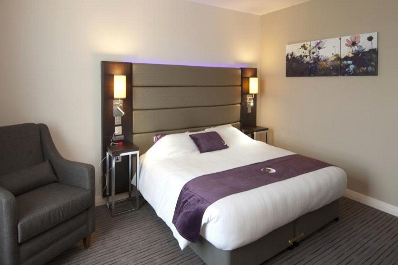 Premier Inn London Брентфорд Экстерьер фото