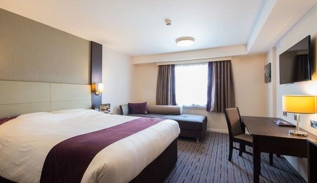 Premier Inn London Брентфорд Экстерьер фото